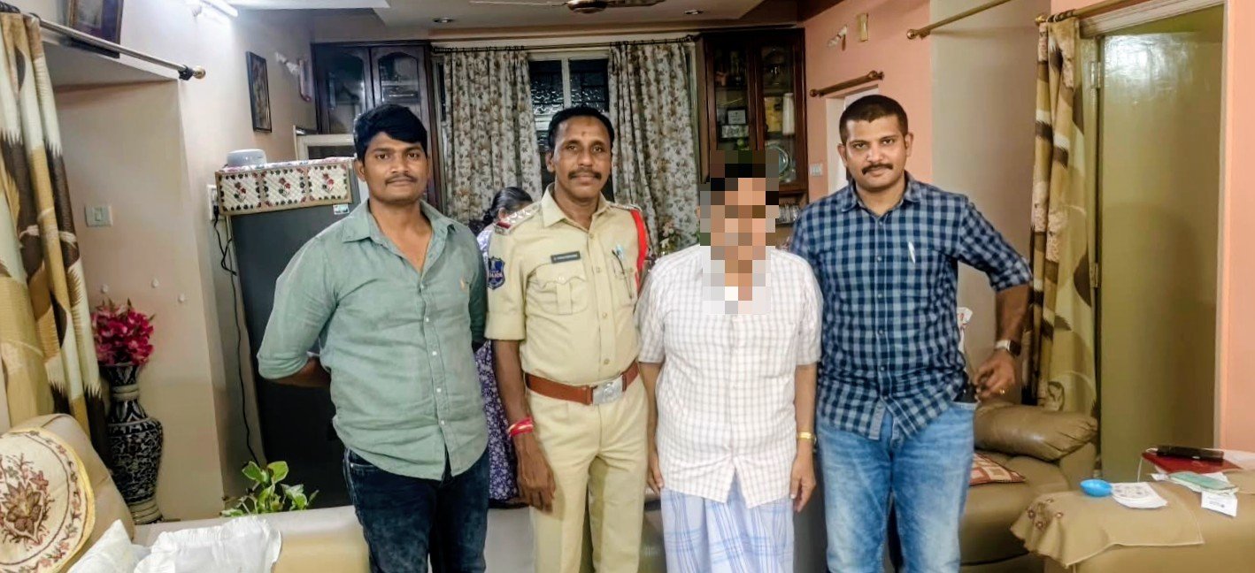డిజిటల్‌ అరెస్ట్‌ పేరుతో రూ.18 లక్షలు స్వాహా  మరో రూ.2 లక్షల బదిలీకి బ్యాంకు అధికారుల అప్రమత్తతతో అడ్డుకట్ట